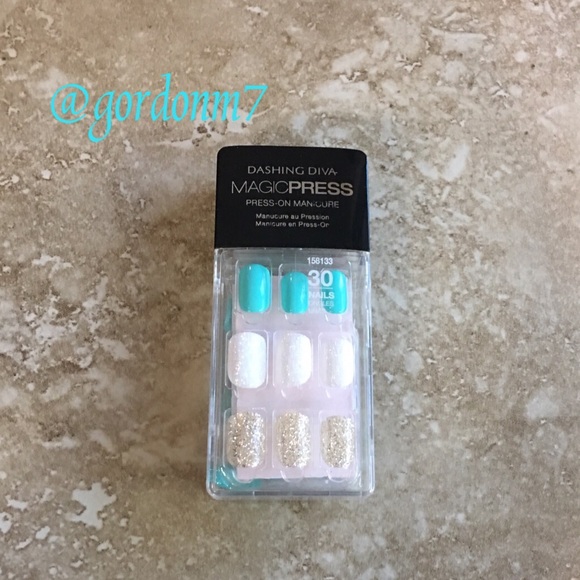 Dashing Diva Accessories - NEW Dashing Diva Seeing is Believing Nails